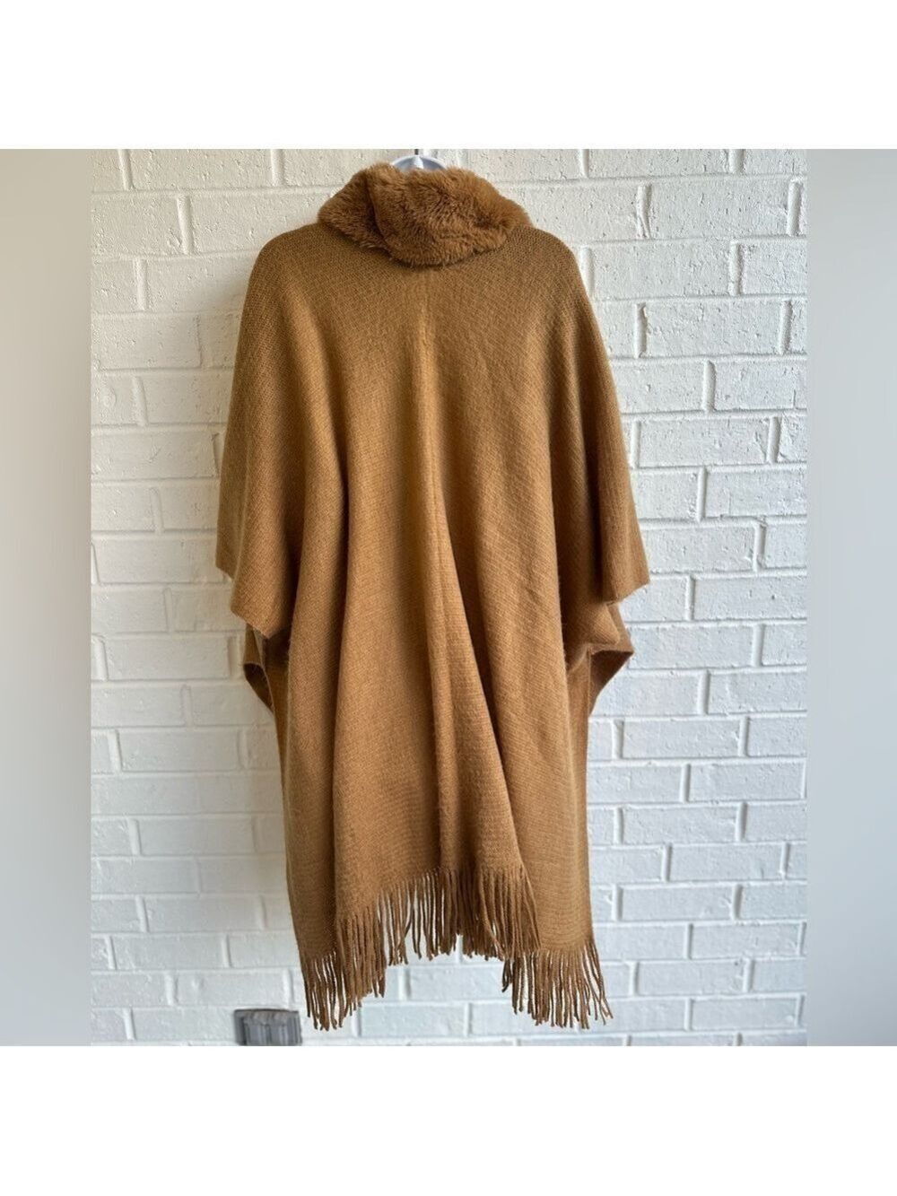 Vince Camuto Faux Fur Collar Camel color Cape/Poncho, 5” Fringe on Lower Hem - Picture 13 of 16